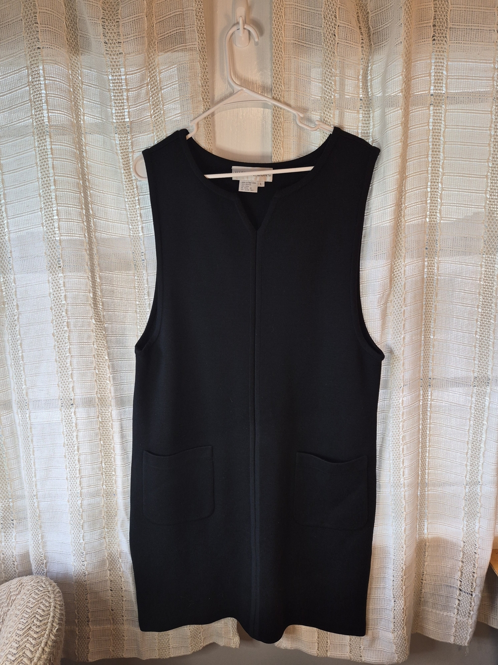 Maggy London Black Sleeveless Shift Dress with Patch Pockets Size L
